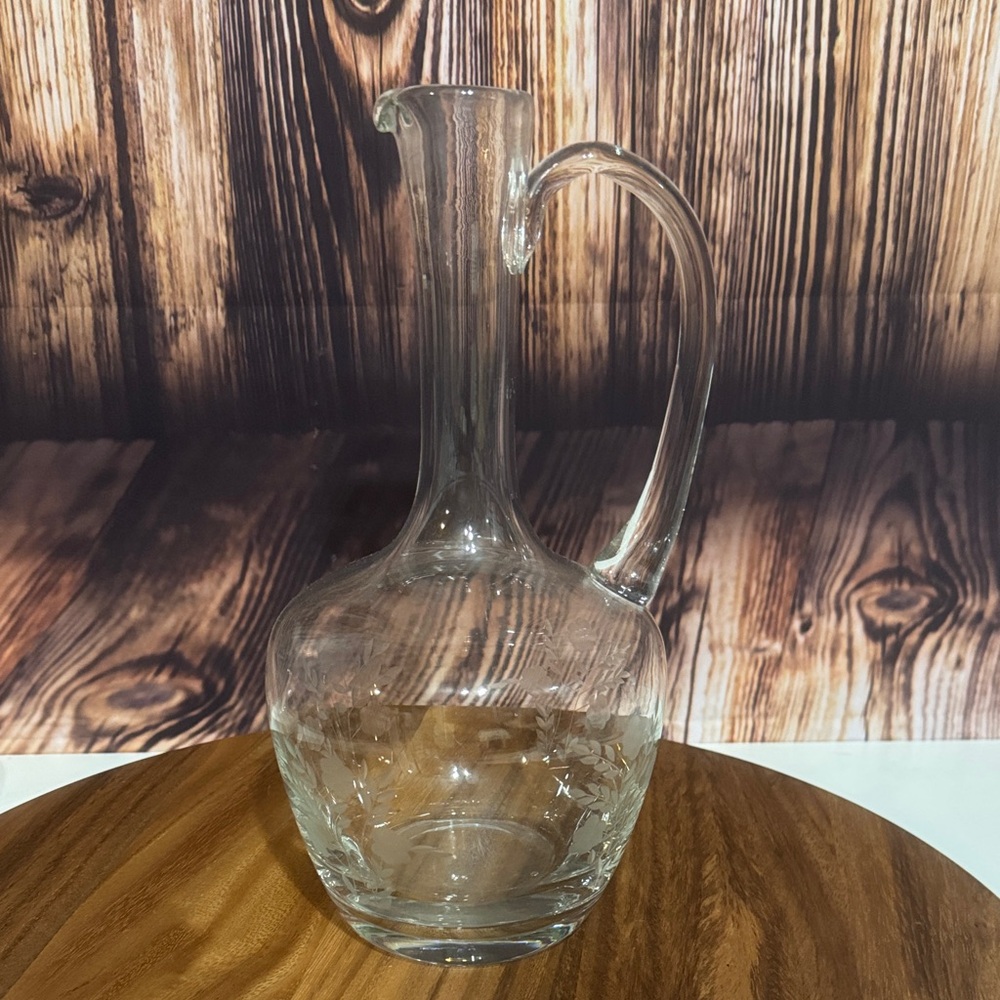 Elegant Clear Glass Carafe with Handle